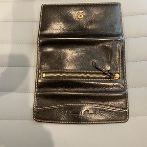Dooney & Bourke wallet